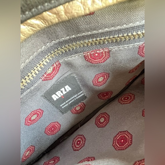 Arza Clutch - Picture 7 of 8